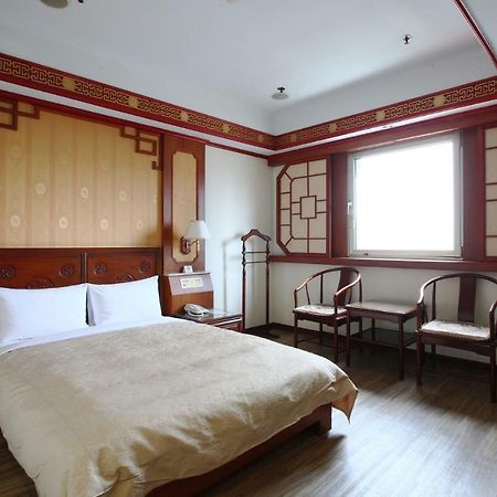 Hua Du Hotel Ťi-lung Exteriér fotografie