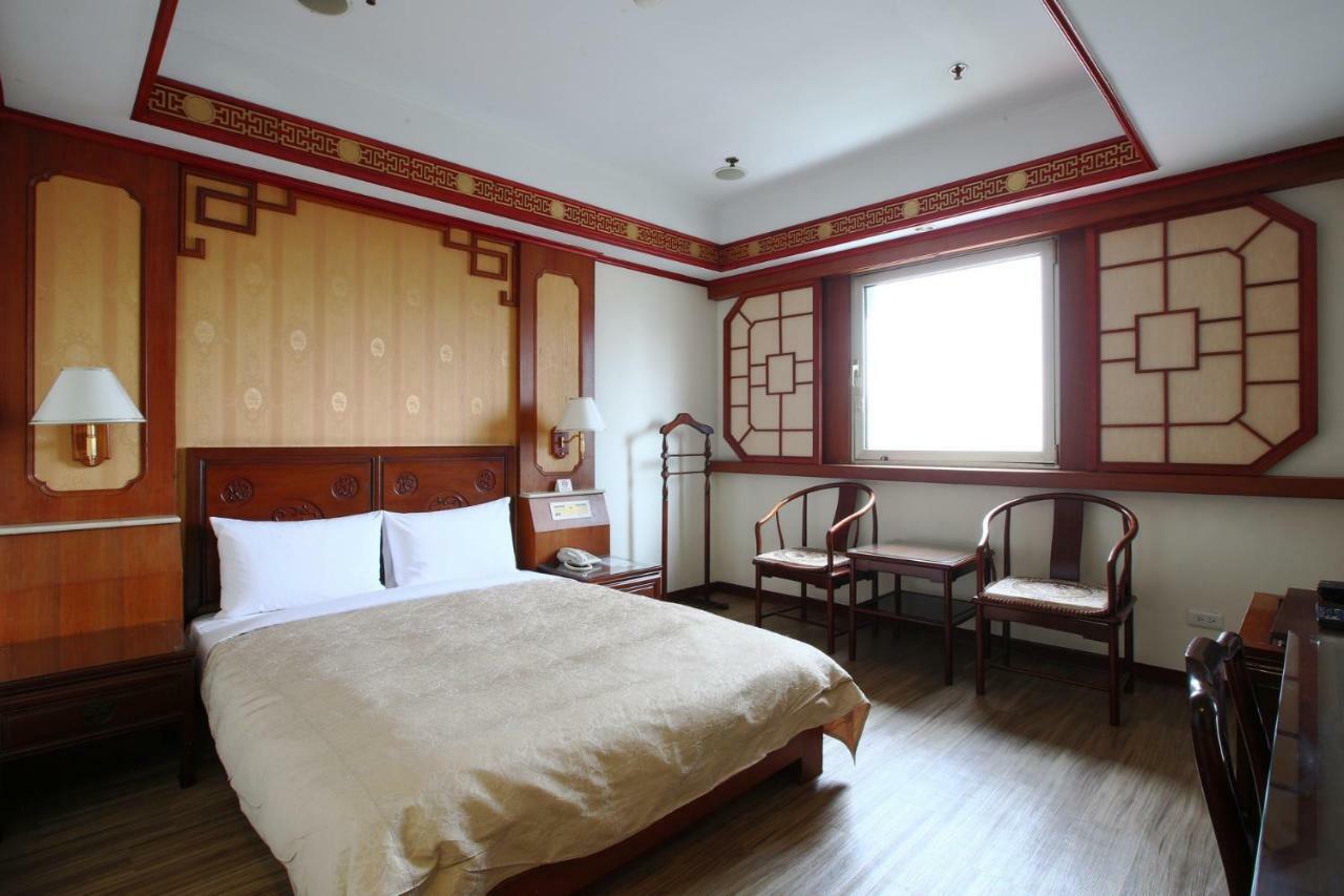 Hua Du Hotel Ťi-lung Exteriér fotografie