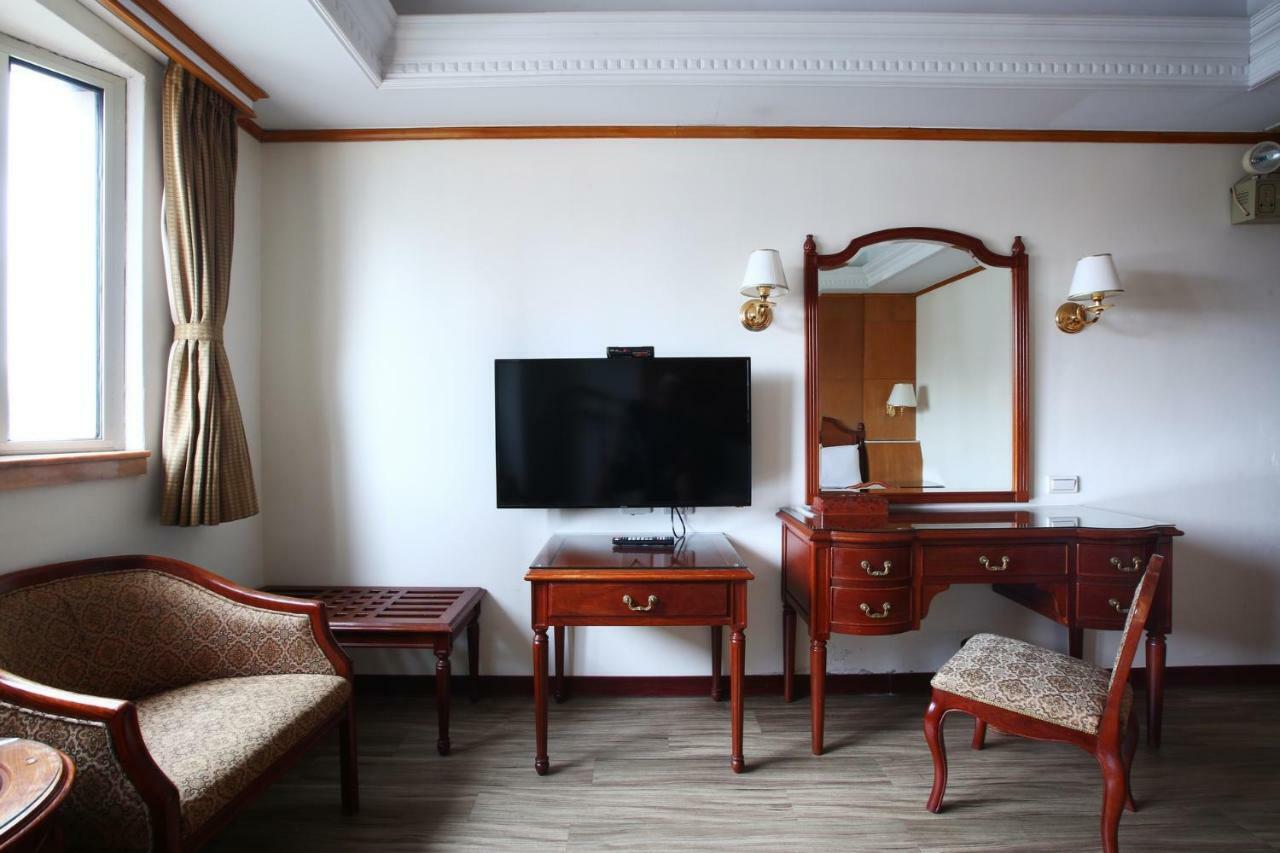 Hua Du Hotel Ťi-lung Exteriér fotografie