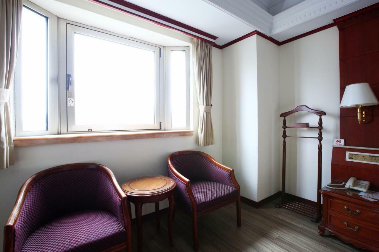 Hua Du Hotel Ťi-lung Exteriér fotografie