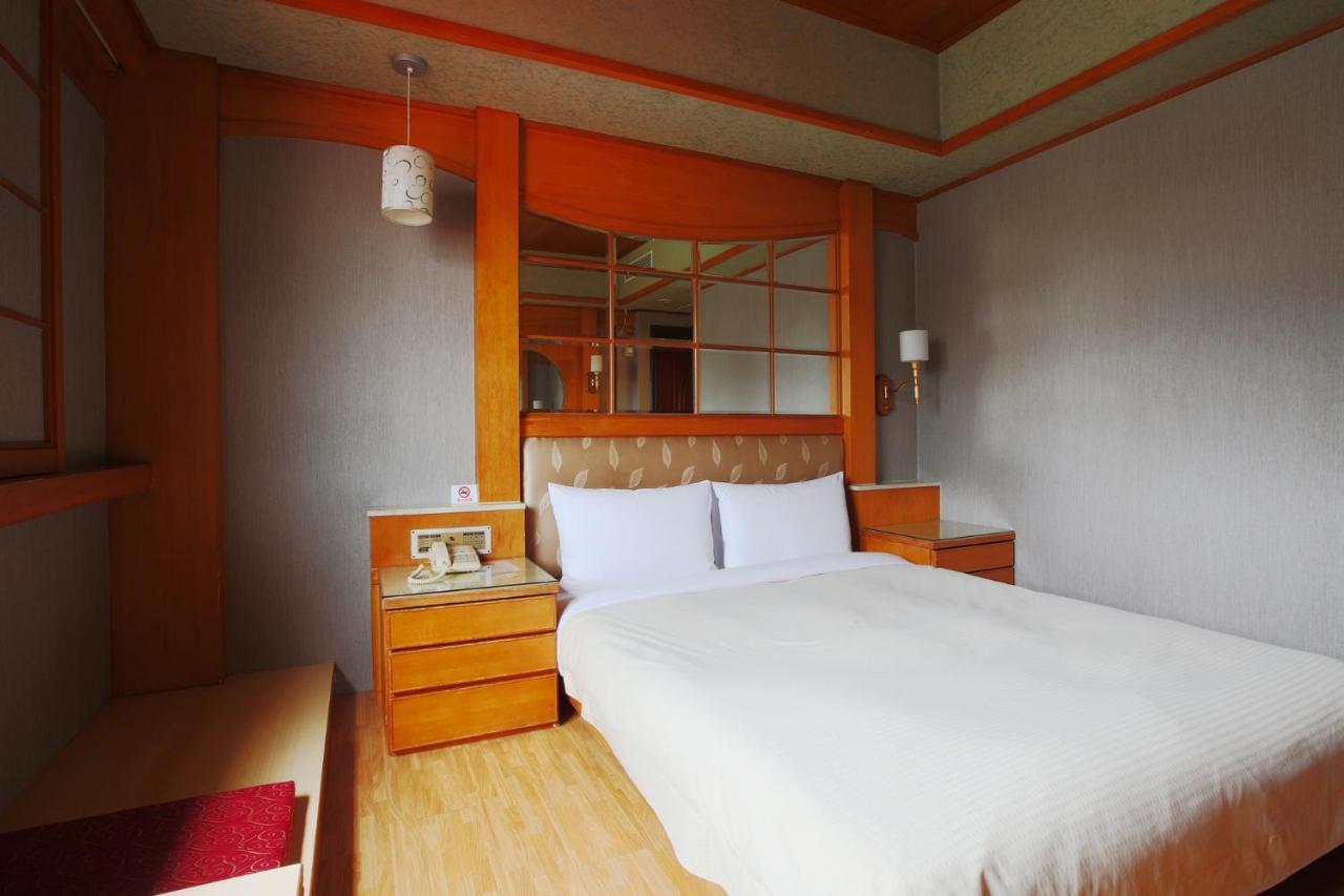 Hua Du Hotel Ťi-lung Exteriér fotografie